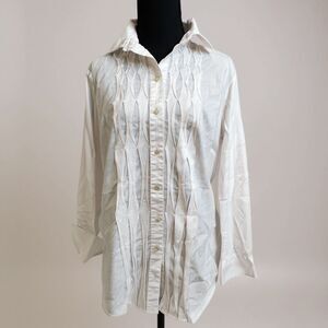 🤍 Paperwhite Women Blouse Sz 10 • White Diamond Pleated Front Detail  ✨